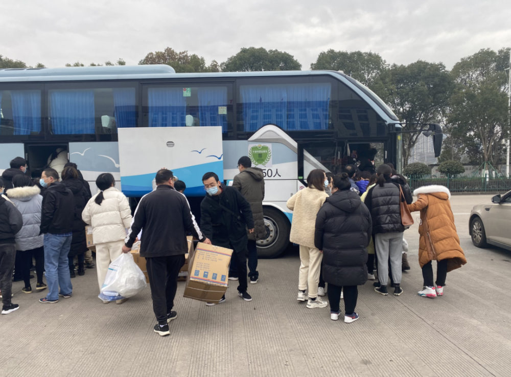 包含西班牙人迎欧超杯关键赛;今晨火线驰援;球迷炸锅;医务组通报恢复的词条 包含西班牙人迎欧超杯关键赛;今晨火线驰援;球迷炸锅;医务组通报恢复的词条